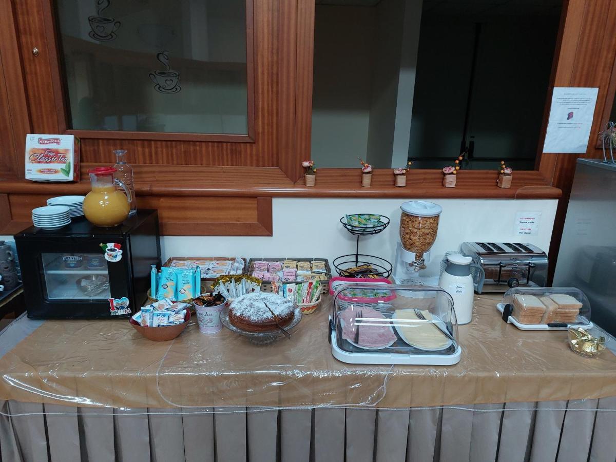 Cristal Lake Affittacamere 이스프라 외부 사진